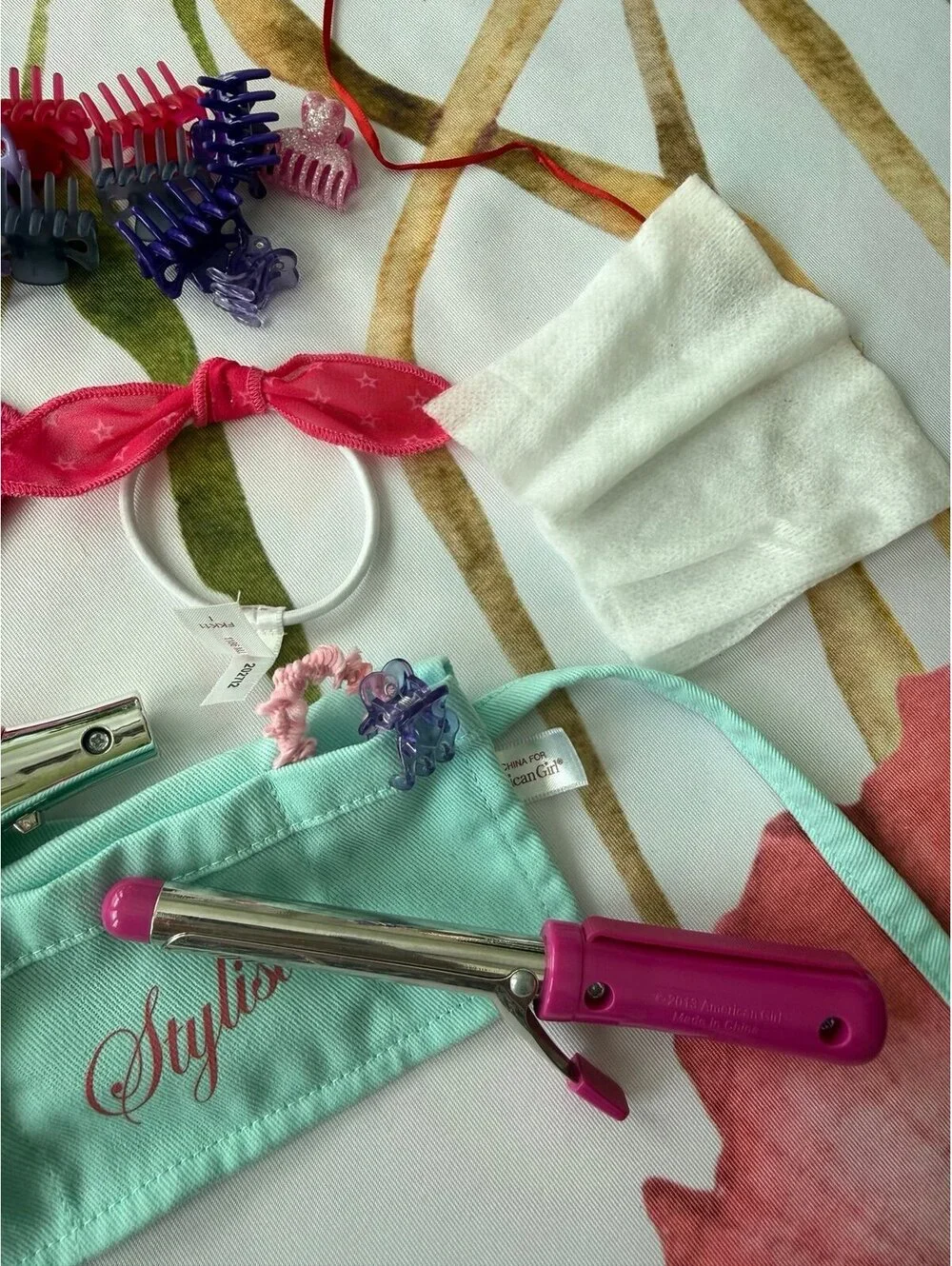 American Girl Doll Salon Stylist Set Hair Dryer Curlers Clip Apron B249